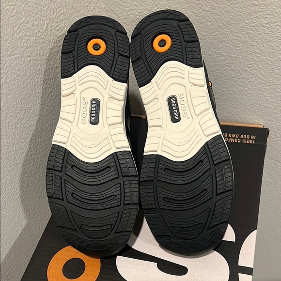 Bogs Black and Gray Rain & Snow Boots with Durable Design - Picture 4 of 4